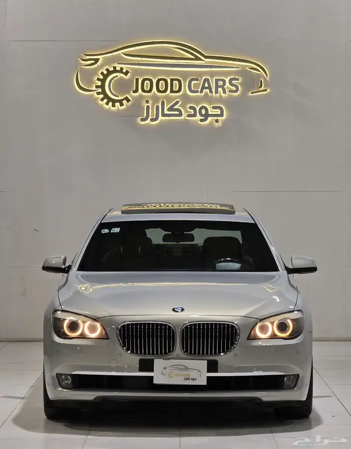 بي ام دبليو 750Li موديل 2012 بحالة ممتازة 4