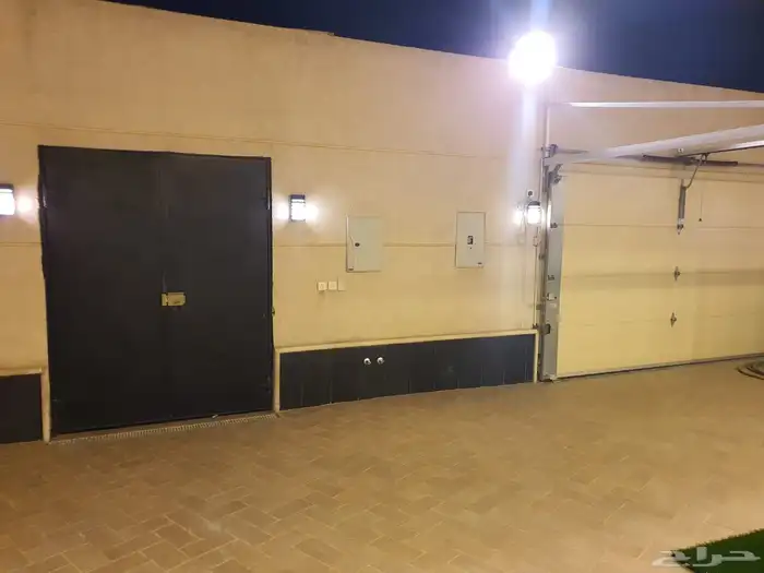 فيلا للبيع بالمونسية 82