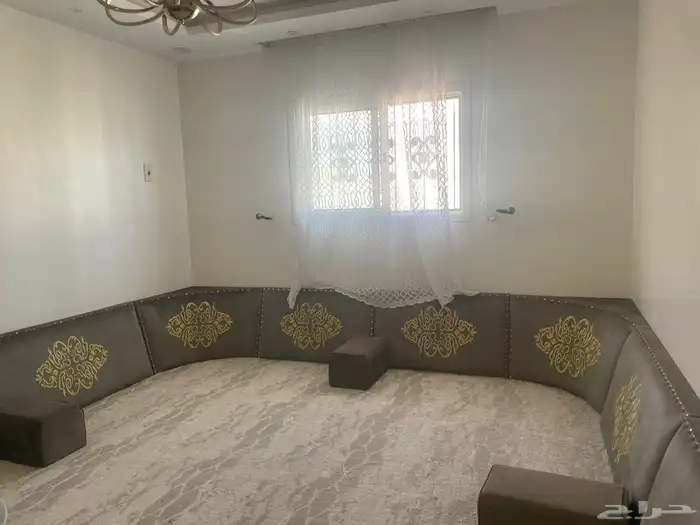 مساند مع فرشه 0