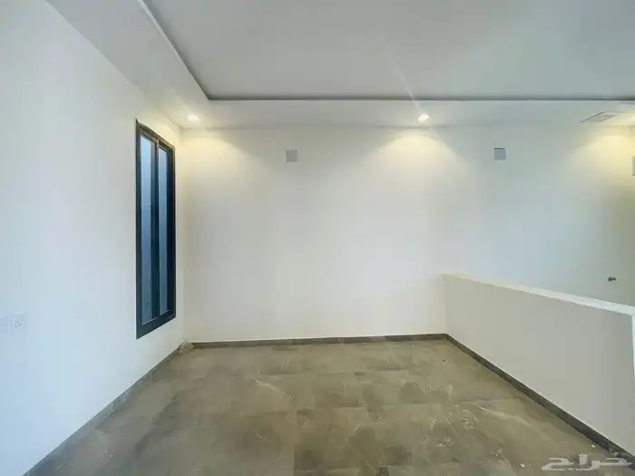 للبيع دور ودرج داخلي و شقتين حي البيان مساحة 360 خلف ماك 42