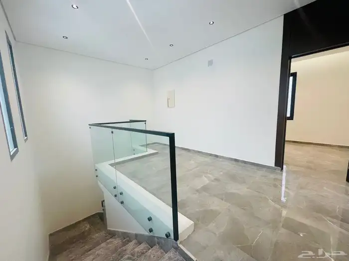 للبيع دور ودرج داخلي و شقتين حي البيان مساحة 360 خلف ماك 15