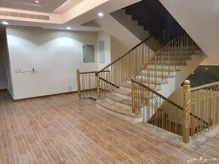 فيلا للبيع بالمونسية 42