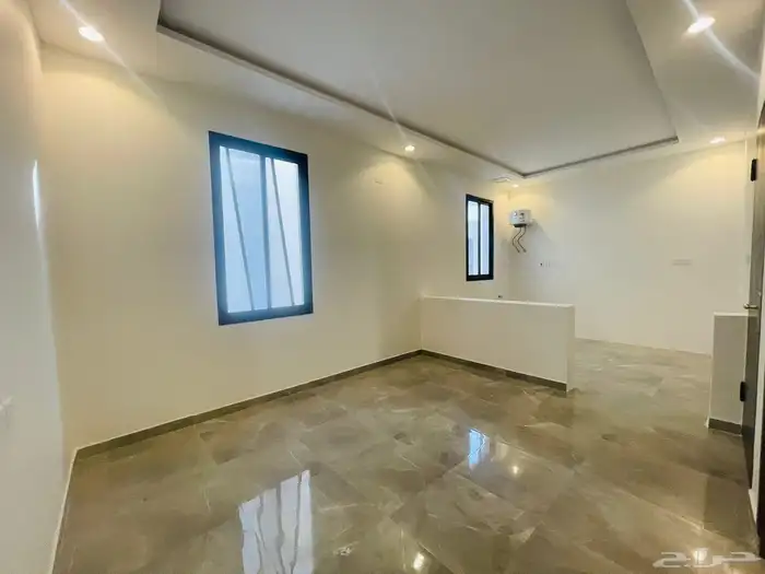للبيع دور ودرج داخلي و شقتين حي البيان مساحة 360 خلف ماك 31