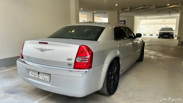 كرايسلر لمتد v60 2010 2