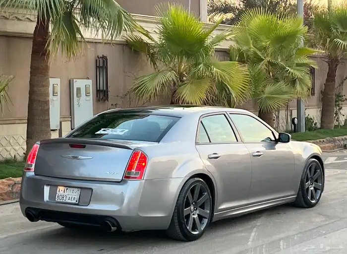 للبيع كرايزلر (( 2014 SRT )) نظيف جدا 8