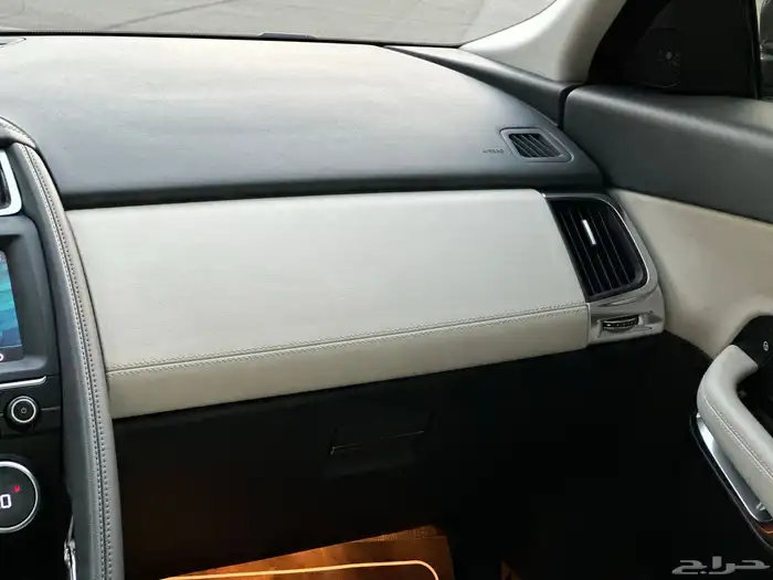 جيب جاكوار E PACE شبه جديد 2020 48