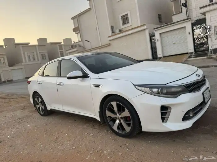 كيا اوبتيما GT2016 1