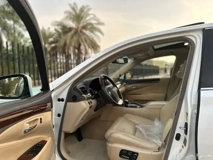 لكزس LS460 موديل 2014 سعودي فل لارج 27