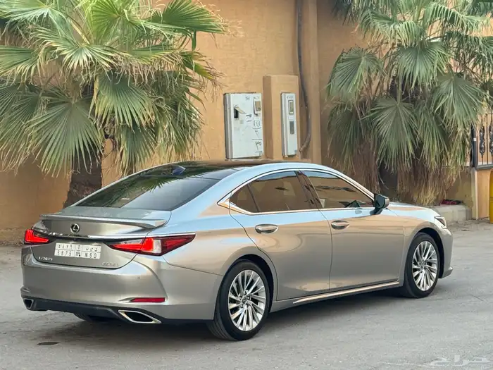 لكزس ES350 2020 فل كامل شرط 9