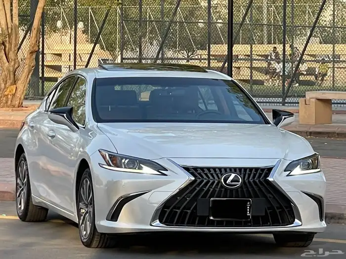 لكزس-ES300h-2023 5