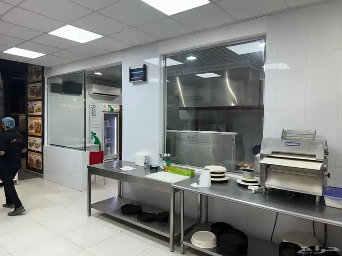 مطعم وجبات سريعه معروض للتقبيل مميز جدا 10