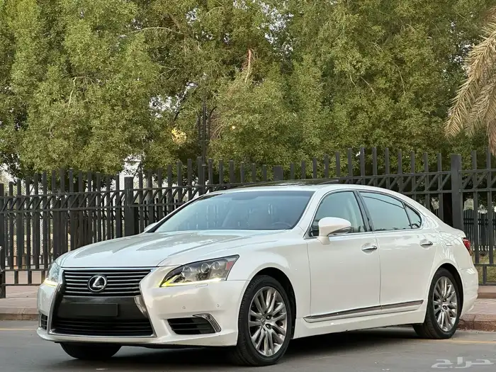 لكزس LS460 موديل 2014 سعودي فل لارج 18
