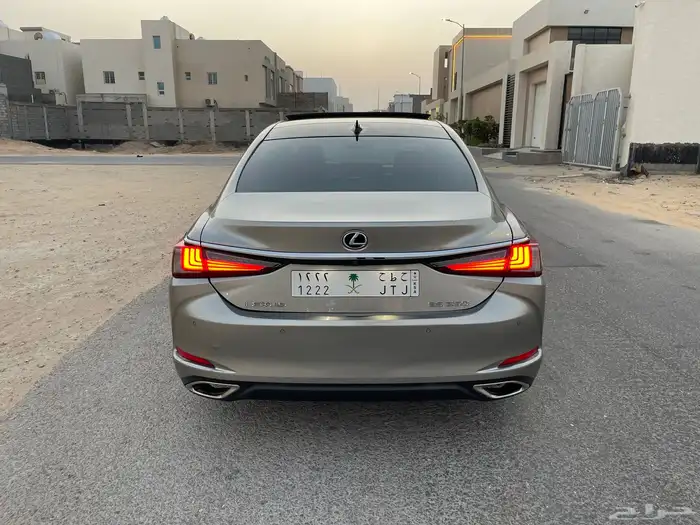 لكزس 8