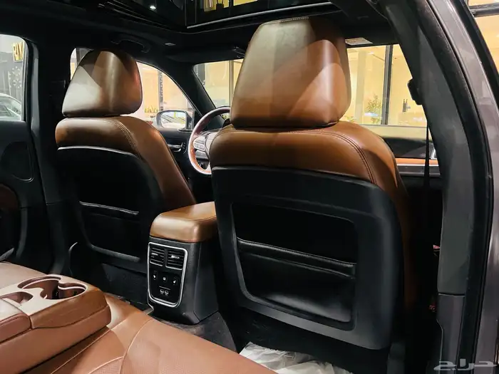 كرايزلر 2021 C300 V6 فل (بحالة ممتازة) 7
