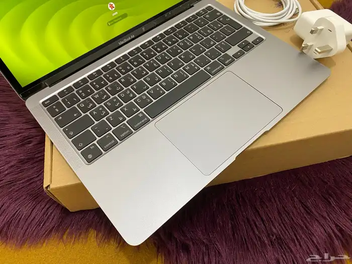 ماك بوك اير m1 نظيف جدا 10