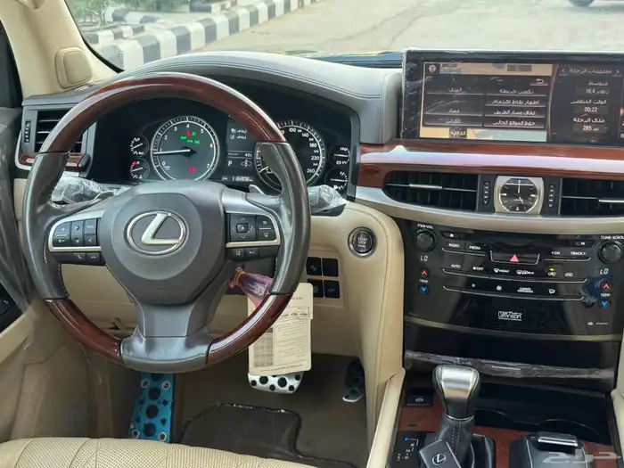 لكزس LX570-2021 بلاك ادشن (عداد 116 الف) 31