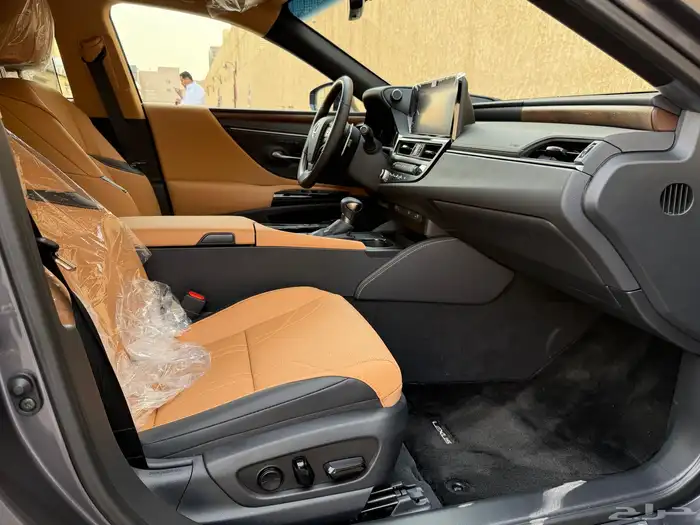 لكزس ES 350 2025 37