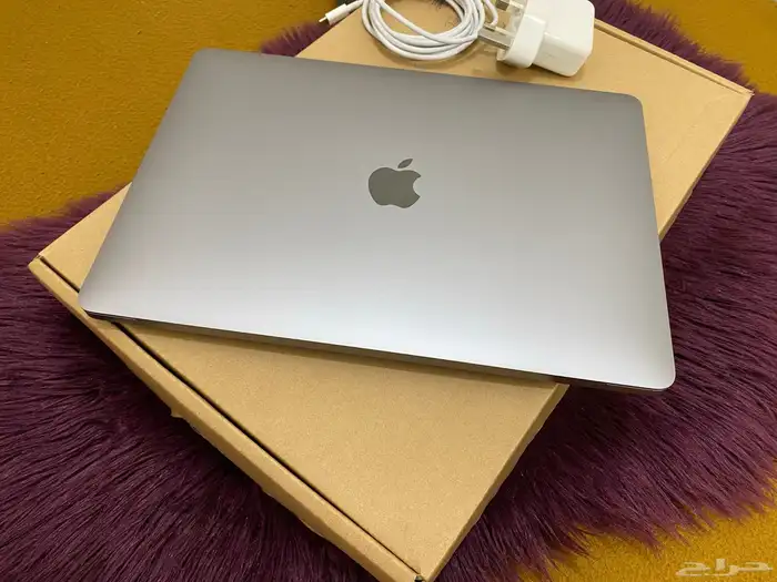 ماك بوك اير m1 نظيف جدا 15