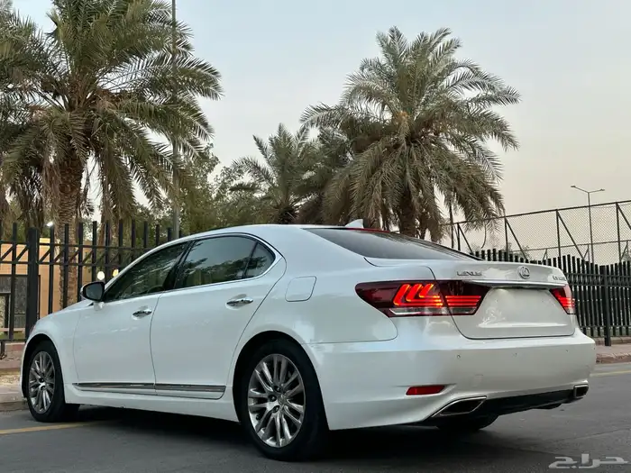 لكزس LS460 موديل 2014 سعودي فل لارج 24