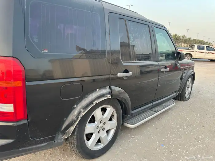 جيب لاندروفر2009 اللون اسود 5