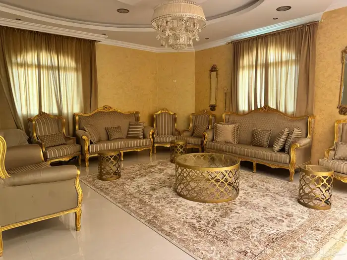 كنبات وطاولات وستاير 0
