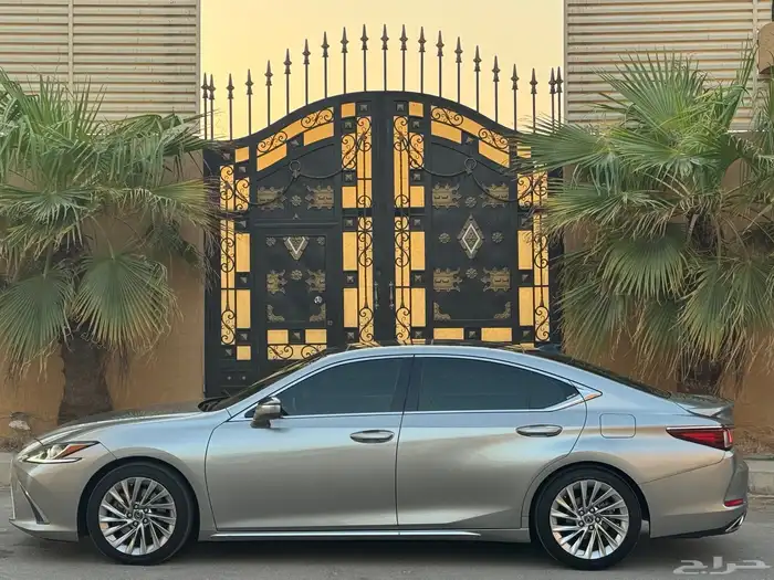 لكزس ES350 2020 فل كامل شرط 2