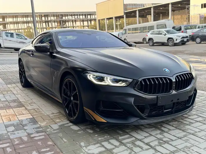 بي ام دبليو 850i EDITION GOLDEN - 2021 اصدار خاص 1