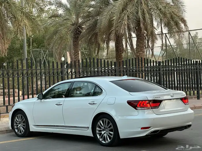 لكزس LS460 موديل 2014 سعودي فل لارج 20