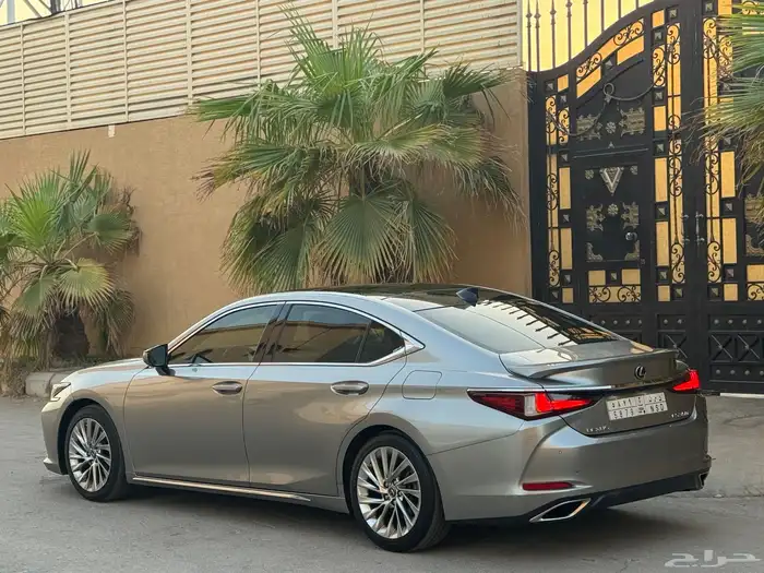لكزس ES350 2020 فل كامل شرط 4