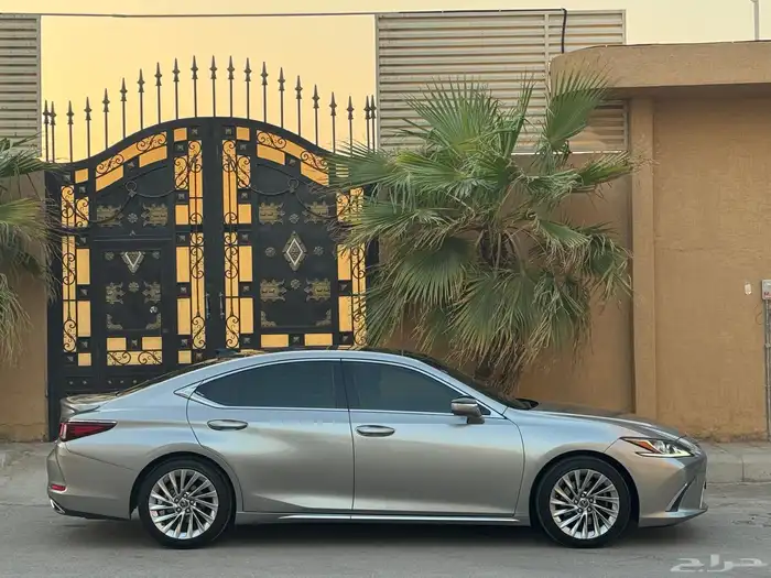 لكزس ES350 2020 فل كامل شرط 7