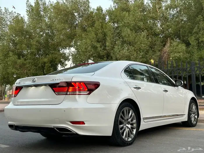 لكزس LS460 موديل 2014 سعودي فل لارج 25