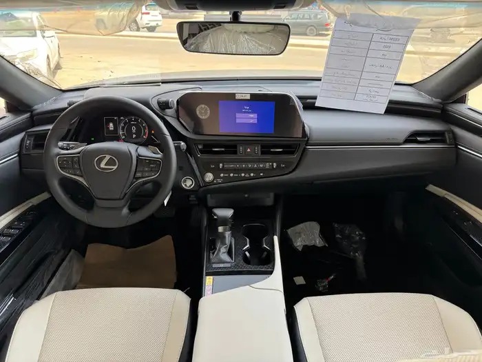 لكزس ES250 فئة AA بنزين 2025 5