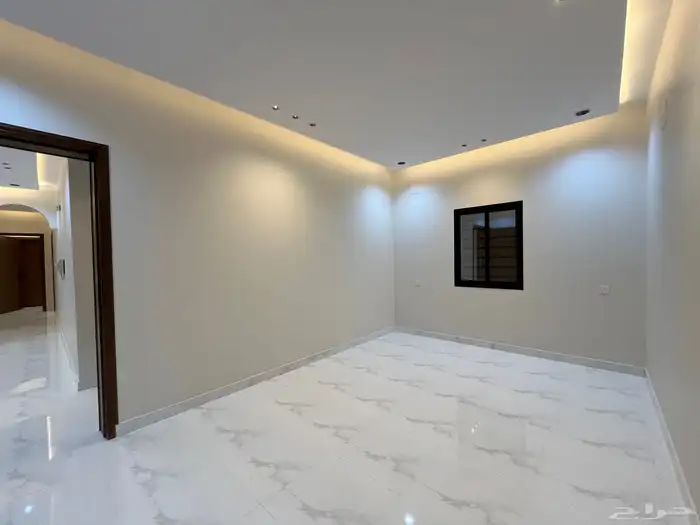 للبيع دور ارضي بحوش بمدخل سياره عماره دورين ب550 للصامل 7