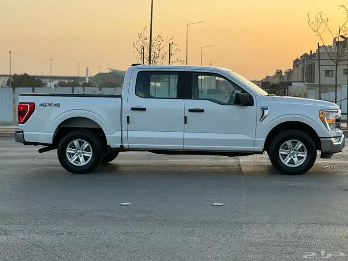 2021 فورد F150 ممشى قليل 8 سلندر 11