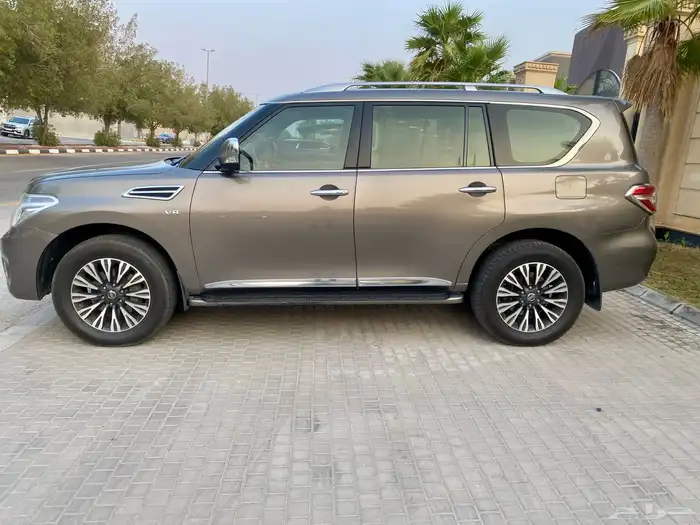نيسان باترول8v بلاتنيوم2016 فل كامل 320 7