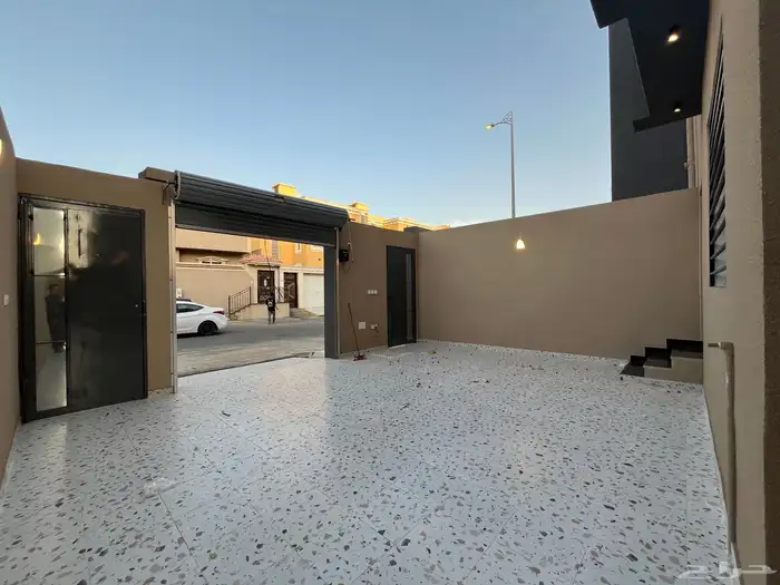 للبيع دور ارضي بحوش بمدخل سياره عماره دورين ب550 للصامل 3