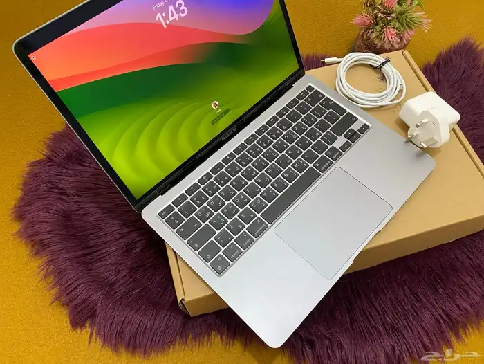 ماك بوك اير m1 نظيف جدا 7