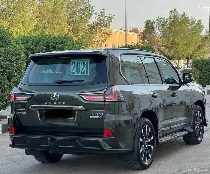 لكزس LX570-2021 بلاك ادشن (عداد 116 الف) 12
