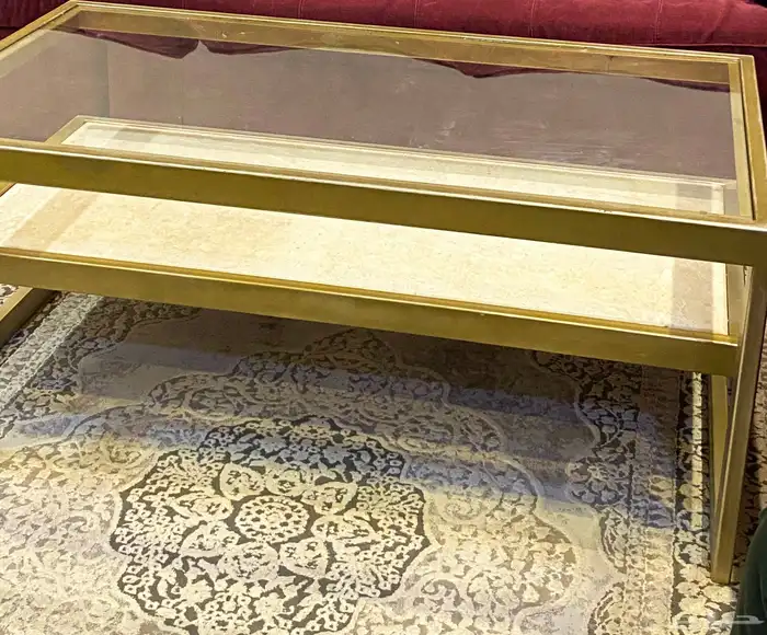 تلفاز واثاث بحالة ممتازة 3