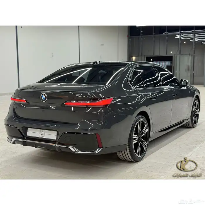 بي ام دبليو - 740i 2023 ناغي - عداد 24 الف فقط 3