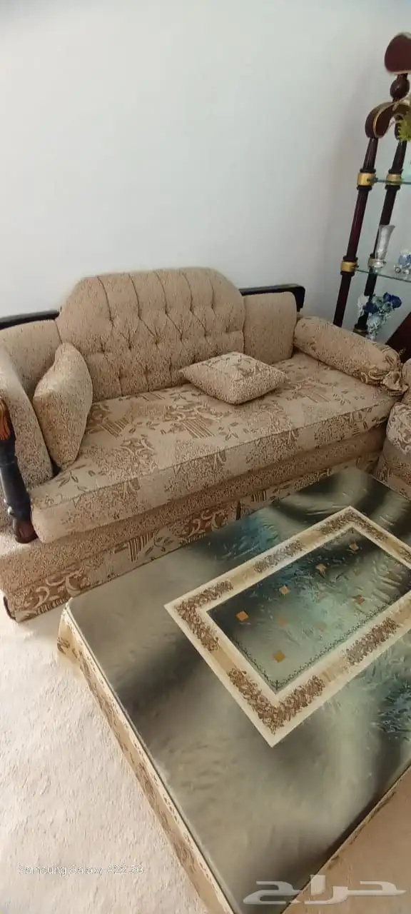 كنب و شاشة بلازما 1