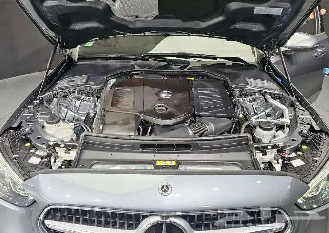 مرسيدس C300 موديل 2024 الميموني للاستيراد بكوريا 4