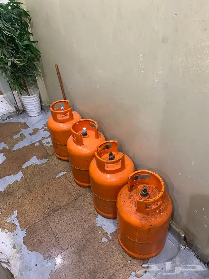 بوفيه   مطعم للتقبيل او الايجار الموقع النماص 0