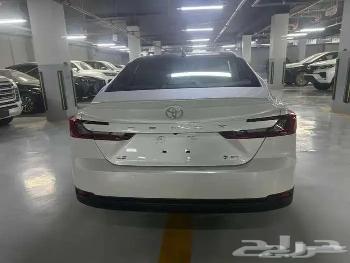 تويوتا كامري LE هايبرد سعودي عبد اللطيف جميل 2025 6