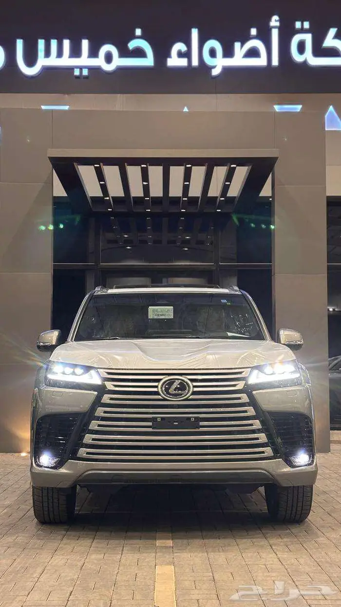 لكزس LX600 BB لون تيتانيوم سعودي 2