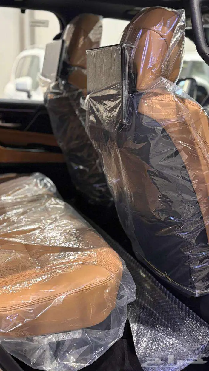 لكزس LX600 BB لون تيتانيوم سعودي 9