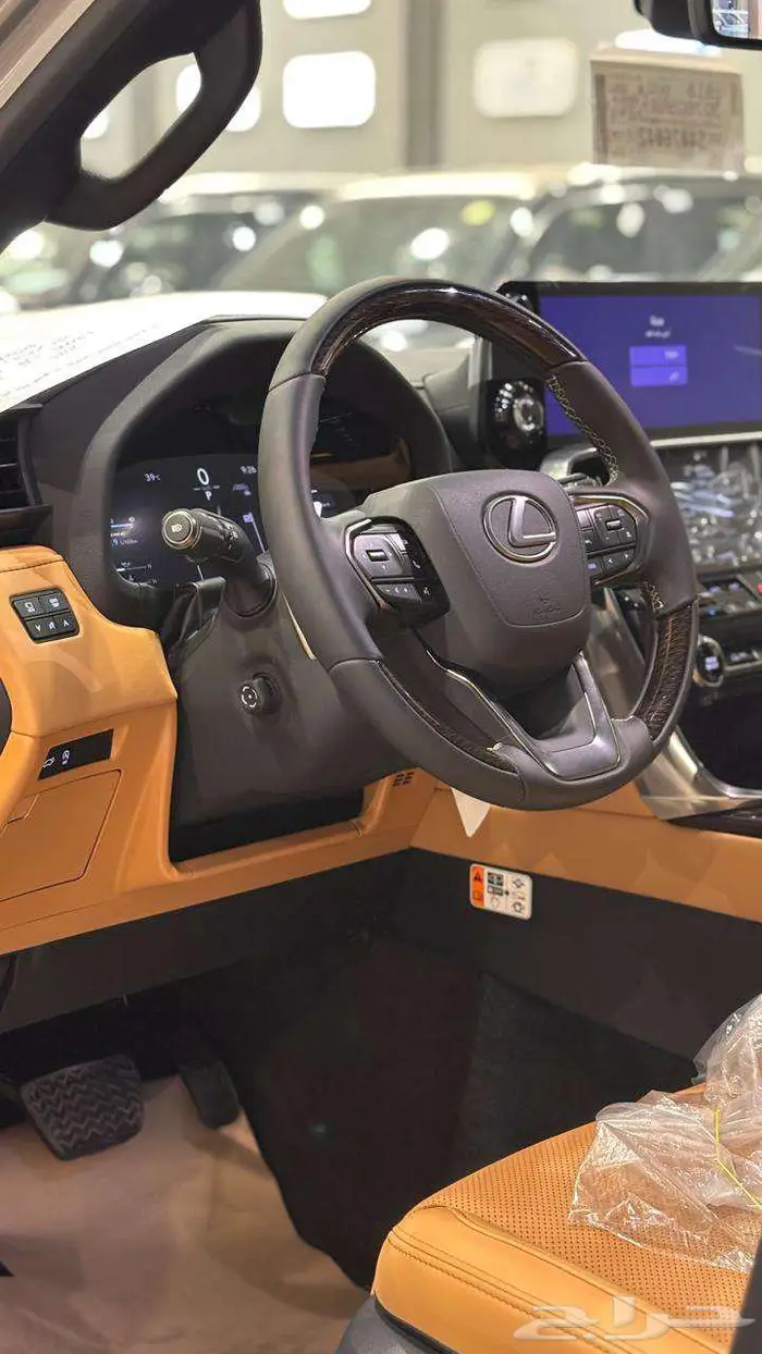 لكزس LX600 BB لون تيتانيوم سعودي 7