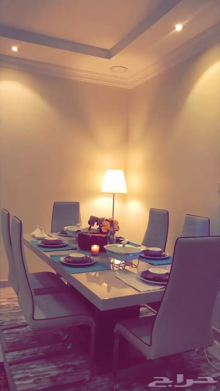 طاولة طعام من هوم سنتر 0