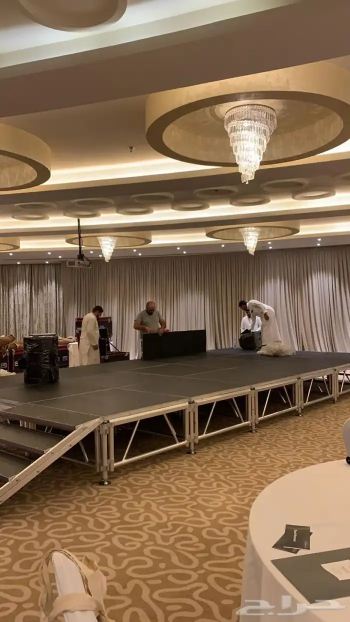 تأجير شاشات واضائات وصوت وستيج 23