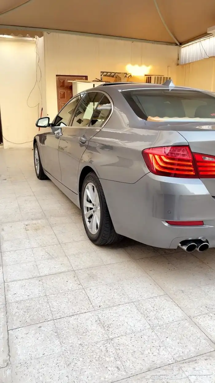 للبيع بي ام دبليو الفئه الخامسه الموديل 2015 3